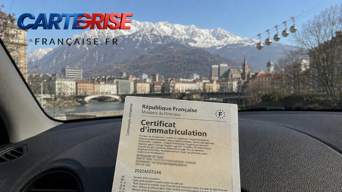 Vue de Grenoble et montagnes avec voiture — carte grise Isère Auvergne-Rhône-Alpes 2026 tarif 43 euros parmi les moins chers de France